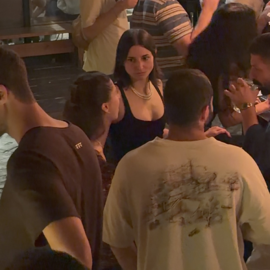 רגע מאירוע בעזרא