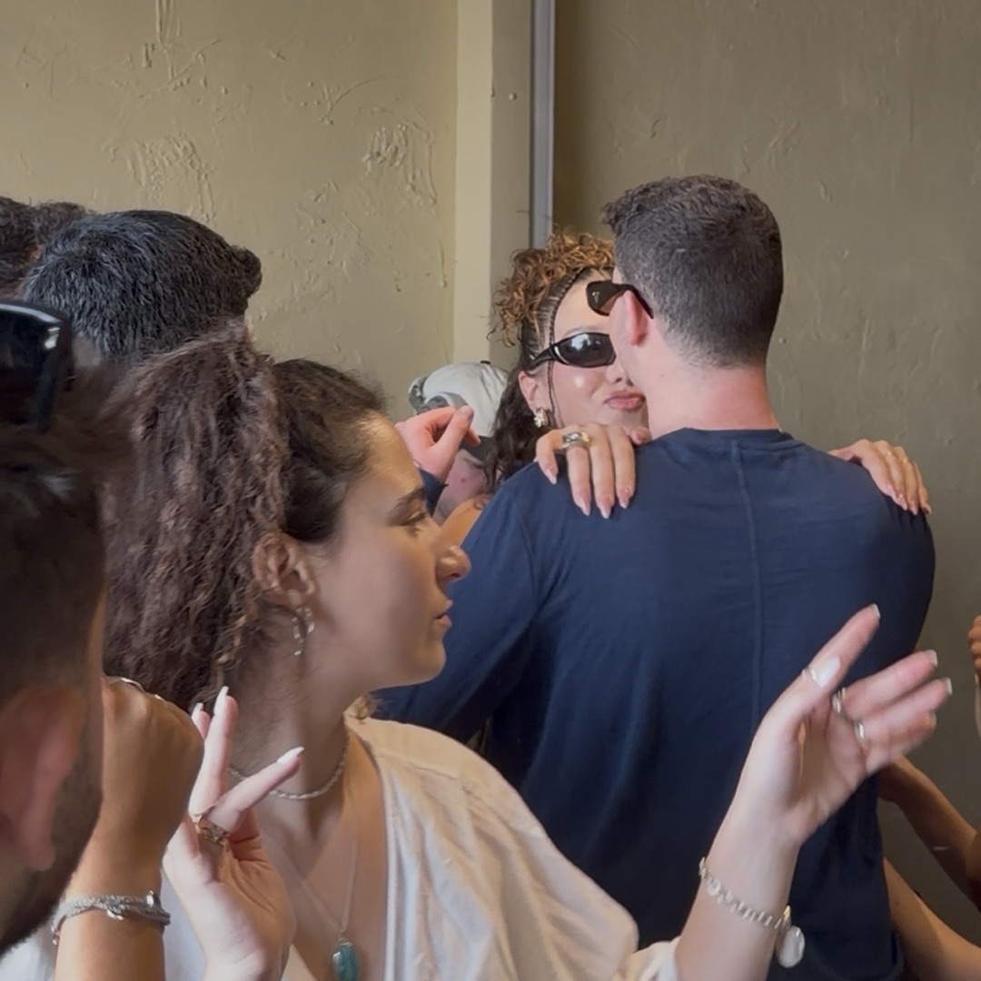רגע מאירוע בעזרא